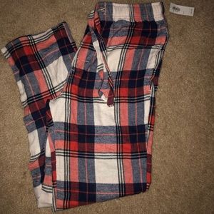 Old Navy pajama bottoms and size xs top